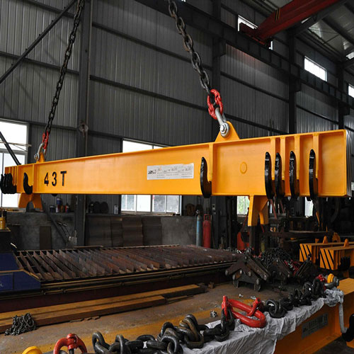 兴胜双耳式横梁通过力矩平衡实现重物平稳吊运,双侧对称吊耳协同作用,自动补偿吊点偏差